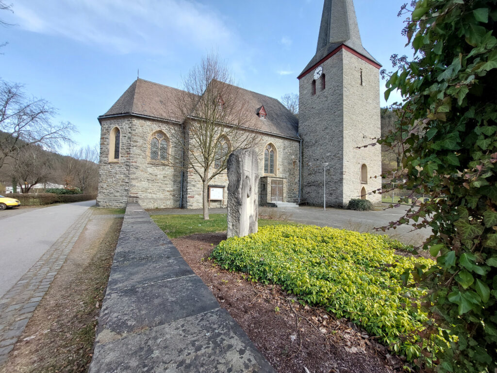 Kirche in Lennestadt-Kirchveischede