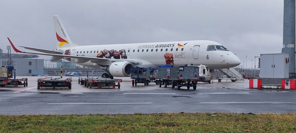 Planespotting - Stehendes Flugzeug von German Airways