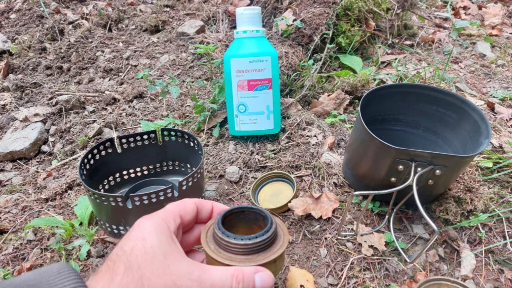 Handdesinfektionsmittel, Trangia-Brenner und Kochsystem Crusader MK2 von BCB