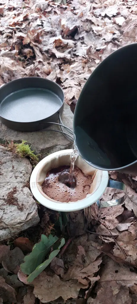 mit frischem Kaffee bekommst Du Geschmack in Dein Wasser