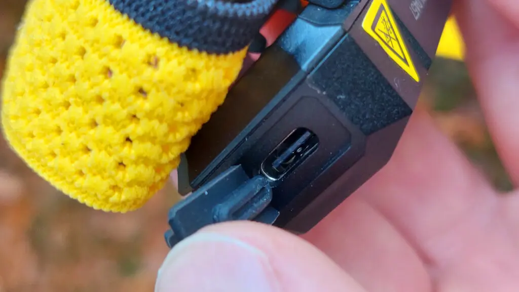 Abdeckung der Ladebuchse