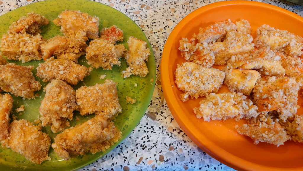 Panierte Stückchen aus Schwefelporling
